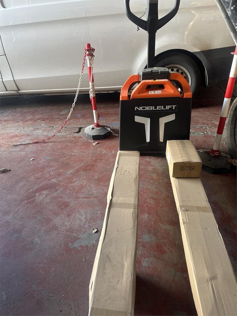 Foto 1 TRASPALETAS ELÉCTRICAS 